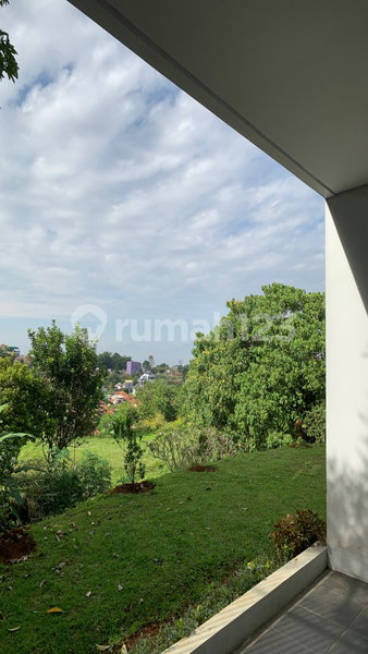 House for rent in Bandung, Indonesia · 4 rooms, 4 baths