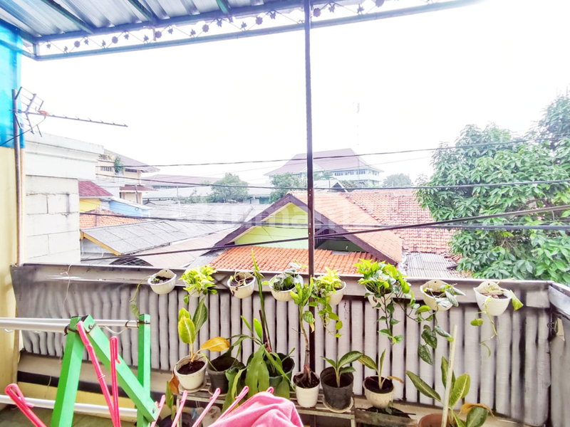 House for rent in Semarang, Indonesia · 4 rooms, 3 baths