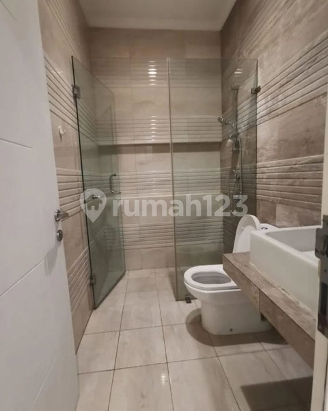House for rent in Ciputat, Indonesia · Cengkareng · 4 rooms, 4 baths