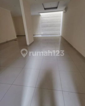 House for rent in Ciputat, Indonesia · Cengkareng · 4 rooms, 4 baths