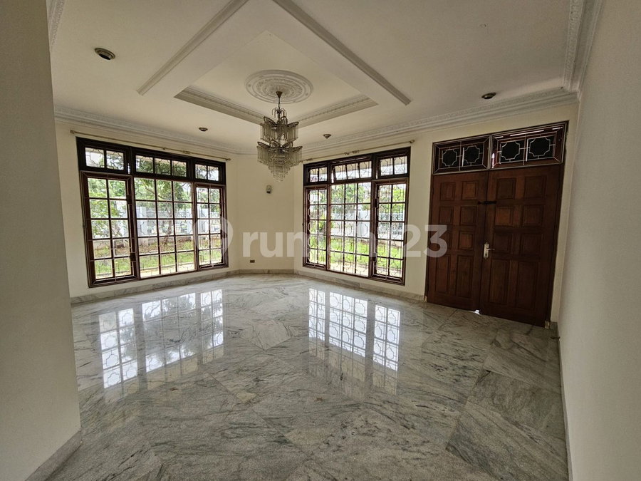 House for rent in West Jakarta, Indonesia · Kebon Jeruk · 4 rooms, 4 baths