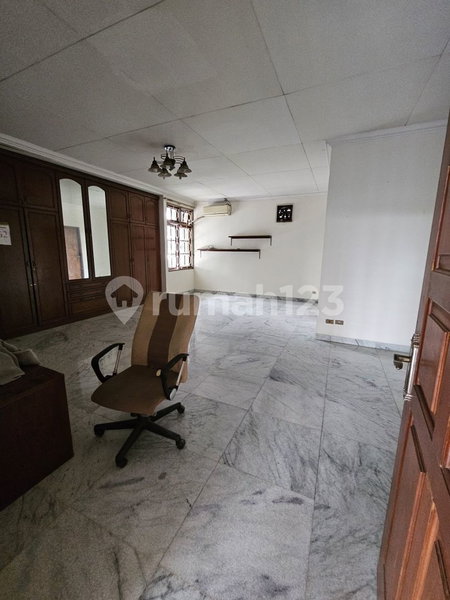 House for rent in West Jakarta, Indonesia · Kebon Jeruk · 4 rooms, 4 baths