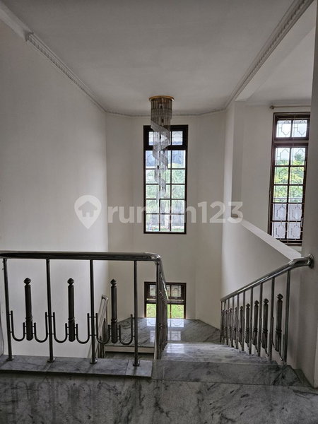House for rent in West Jakarta, Indonesia · Kebon Jeruk · 4 rooms, 4 baths