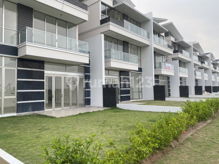 House for rent in North Jakarta, Indonesia · Penjaringan · 4 rooms, 4 baths