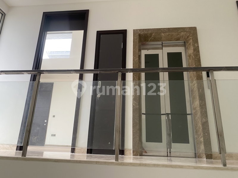 House for rent in North Jakarta, Indonesia · Penjaringan · 4 rooms, 4 baths