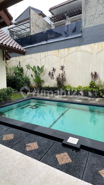 House for rent in Depok, Indonesia · Jagakarsa · 5 rooms, 4 baths