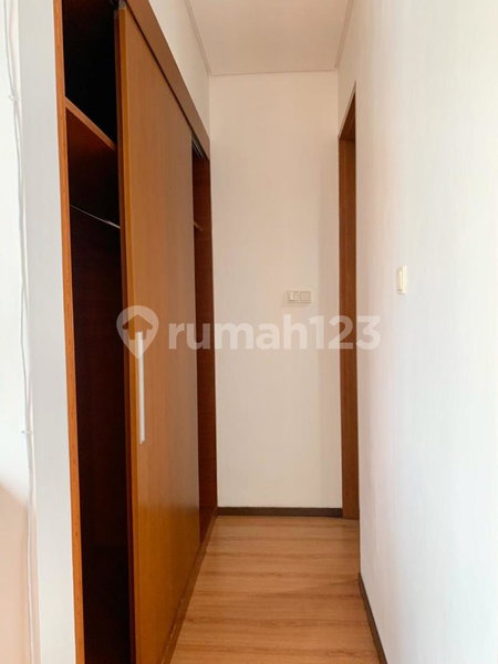 House for rent in Surabaya, Indonesia · 4 rooms, 4 baths