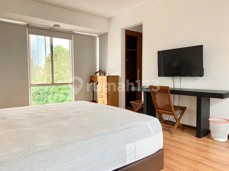 House for rent in Surabaya, Indonesia · 4 rooms, 4 baths