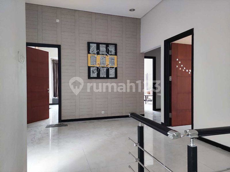 House for rent in Surabaya, Indonesia · 4 rooms, 2 baths