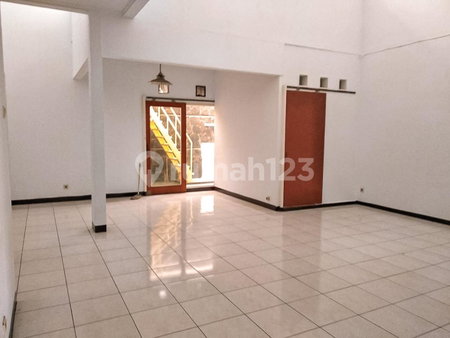 House for rent in Bandung, Indonesia · 4 rooms, 3 baths