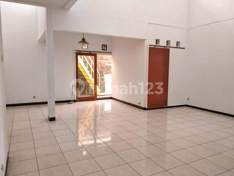 House for rent in Bandung, Indonesia · 4 rooms, 3 baths