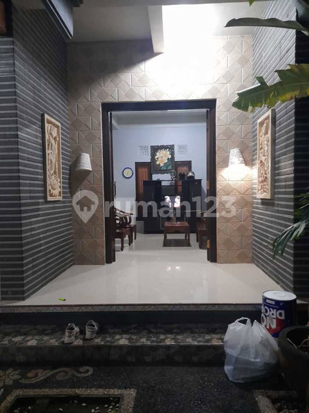 House for rent in Denpasar, Indonesia · Kesiman · 4 rooms, 4 baths