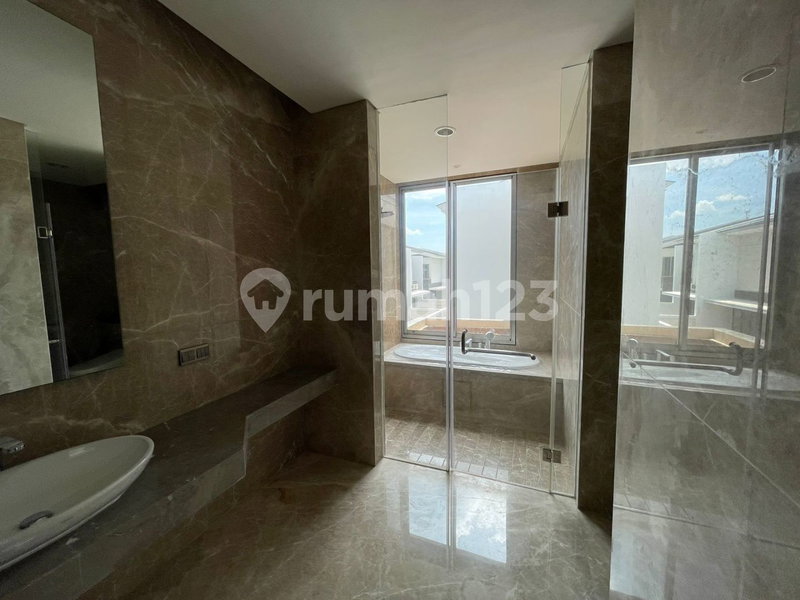 House for rent in Denpasar, Indonesia · Kesiman · 3 rooms, 4 baths