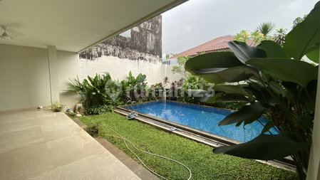 House for rent in Bandung, Indonesia · 4 rooms, 4 baths