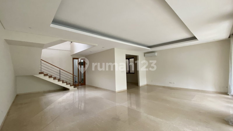 House for rent in Bandung, Indonesia · 4 rooms, 4 baths