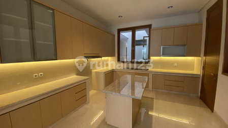 House for rent in Bandung, Indonesia · 4 rooms, 4 baths