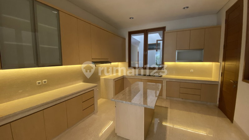 House for rent in Bandung, Indonesia · 4 rooms, 4 baths