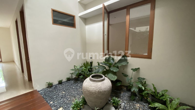 House for rent in Bandung, Indonesia · 4 rooms, 4 baths