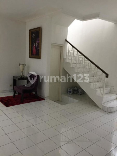 House for rent in Jakarta, Indonesia · Pasar Minggu · 3 rooms, 2 baths