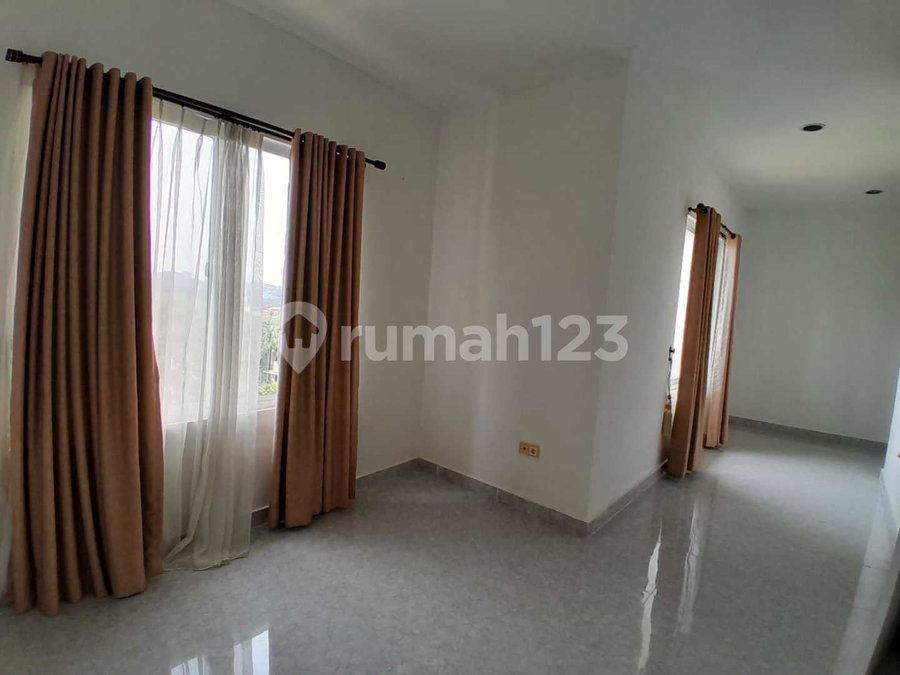 House for rent in Bandung, Indonesia · 4 rooms, 3 baths