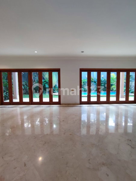 House for rent in Bandung, Indonesia · 4 rooms, 5 baths
