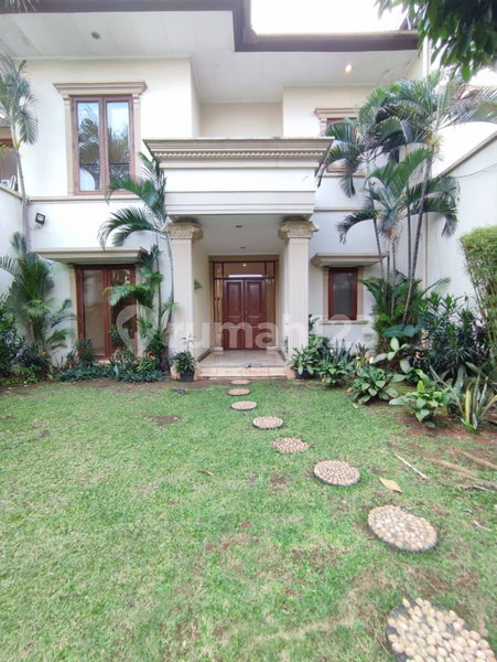 House for rent in Bandung, Indonesia · 4 rooms, 5 baths
