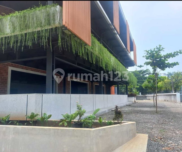 House for rent in Bandung, Indonesia · 4 rooms, 5 baths