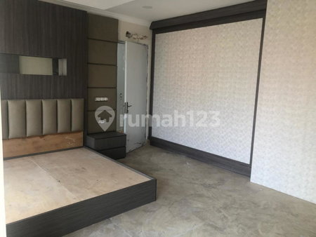 House for rent in Bandung, Indonesia · 4 rooms, 5 baths
