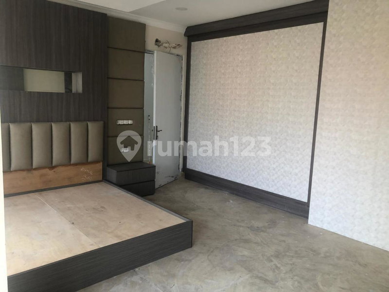 House for rent in Bandung, Indonesia · 4 rooms, 5 baths