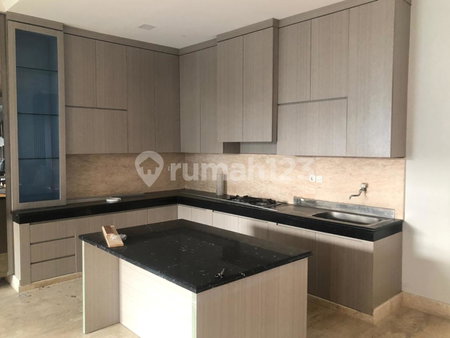 House for rent in Bandung, Indonesia · 4 rooms, 5 baths