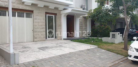 House for rent in Semarang, Indonesia · 4 rooms, 3 baths
