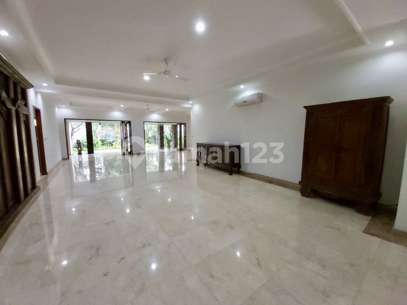 House for rent in Semarang, Indonesia · 4 rooms, 3 baths