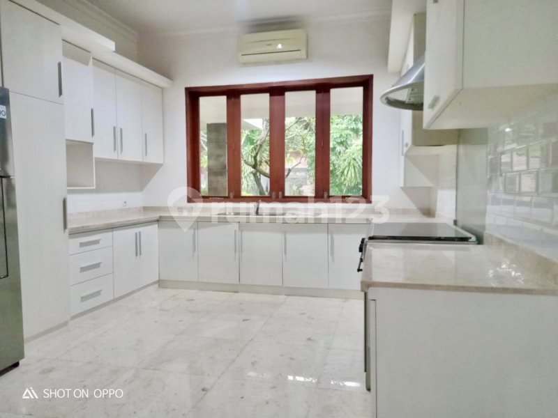 House for rent in Semarang, Indonesia · 4 rooms, 3 baths