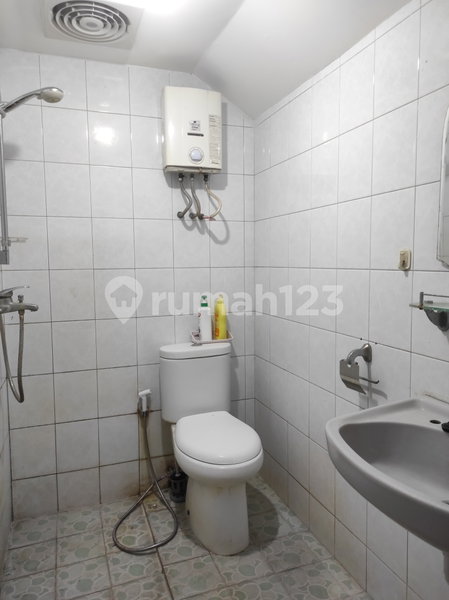 House for rent in Semarang, Indonesia · 4 rooms, 3 baths