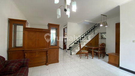 House for rent in Semarang, Indonesia · 4 rooms, 3 baths