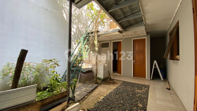 House for rent in Semarang, Indonesia · 4 rooms, 3 baths