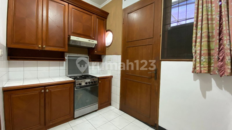 House for rent in Semarang, Indonesia · 4 rooms, 3 baths