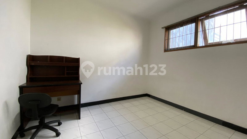 House for rent in Semarang, Indonesia · 4 rooms, 3 baths