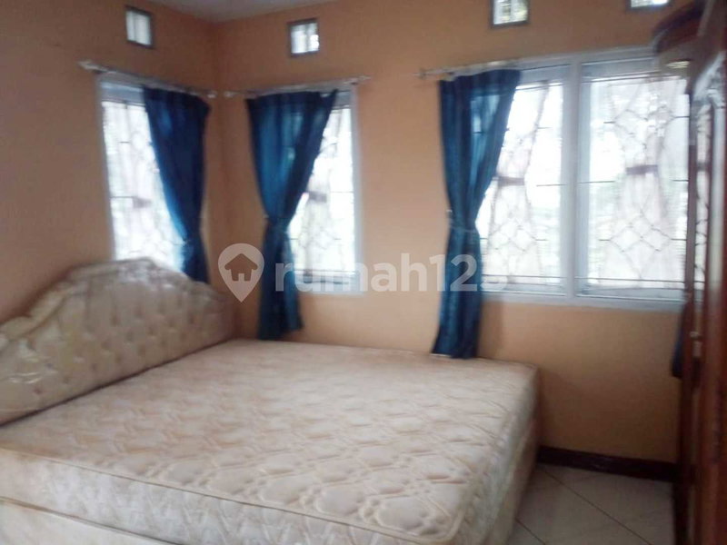 House for rent in Bandung, Indonesia · 5 rooms, 3 baths
