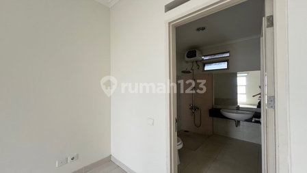 House for rent in Tangerang, Indonesia · Riding · 4 rooms, 3 baths