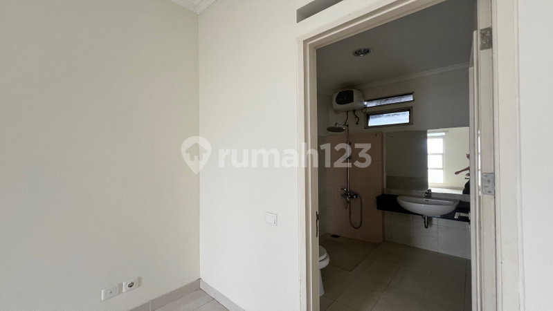 House for rent in Tangerang, Indonesia · Riding · 4 rooms, 3 baths