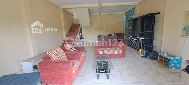 House for rent in Tangerang, Indonesia · Riding · 6 rooms, 3 baths