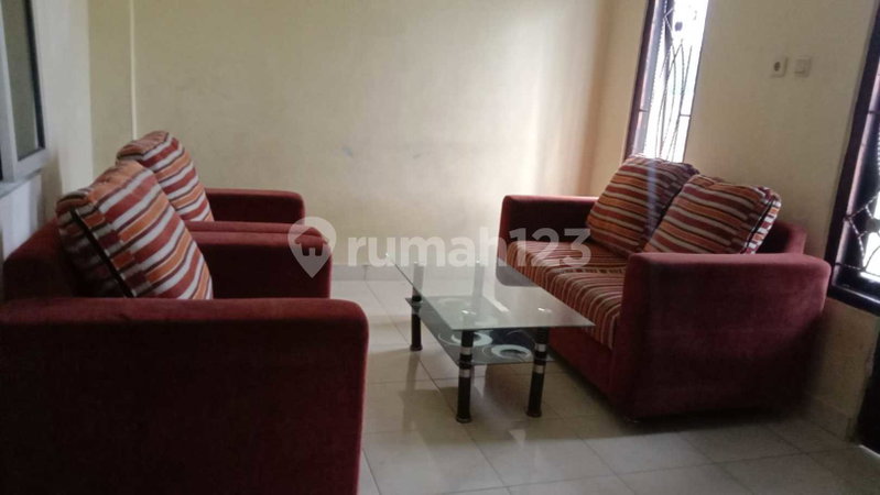 House for rent in Tangerang, Indonesia · Riding · 6 rooms, 3 baths