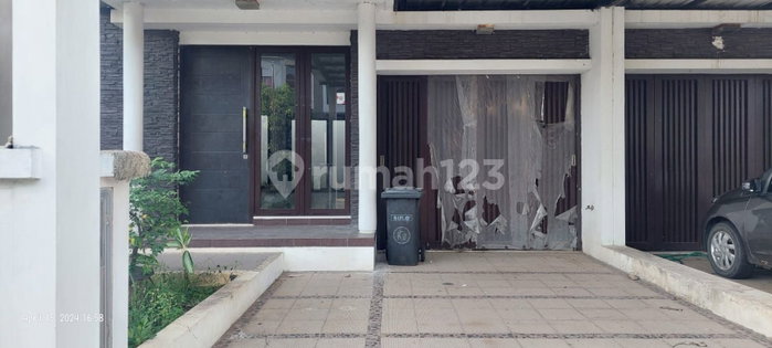 House for rent in Tangerang, Indonesia · Riding · 3 rooms, 3 baths
