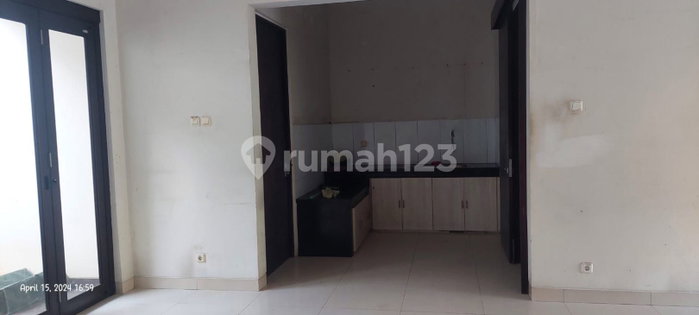 House for rent in Tangerang, Indonesia · Riding · 3 rooms, 3 baths