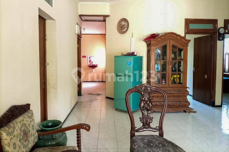 House for rent in Jakarta, Indonesia · Tebet · 4 rooms, 2 baths