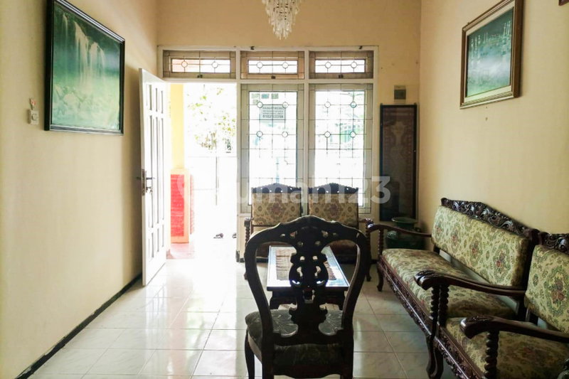 House for rent in Jakarta, Indonesia · Tebet · 4 rooms, 2 baths