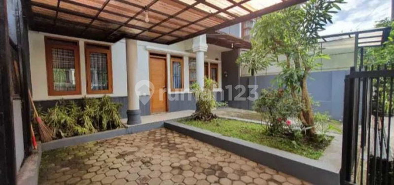 House for rent in Jakarta, Indonesia · Tebet · 2 rooms, 2 baths