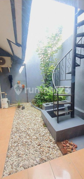 House for rent in Jakarta, Indonesia · Tebet · 2 rooms, 2 baths
