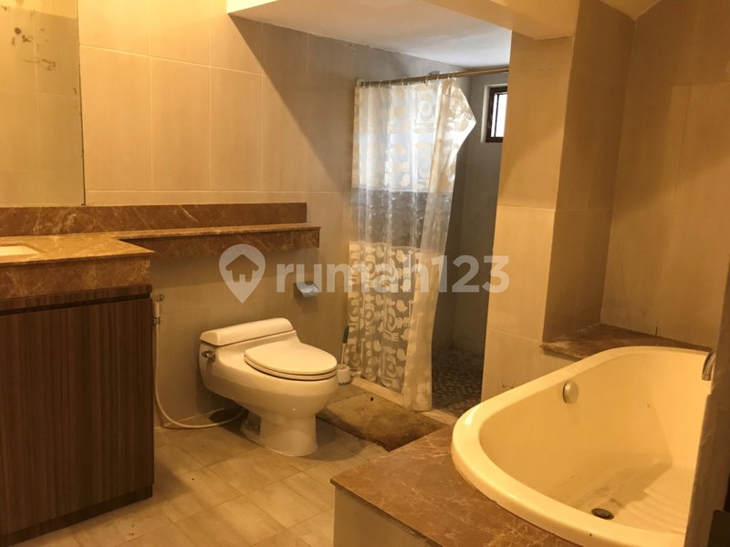 House for rent in Semarang, Indonesia · 5 rooms, 5 baths